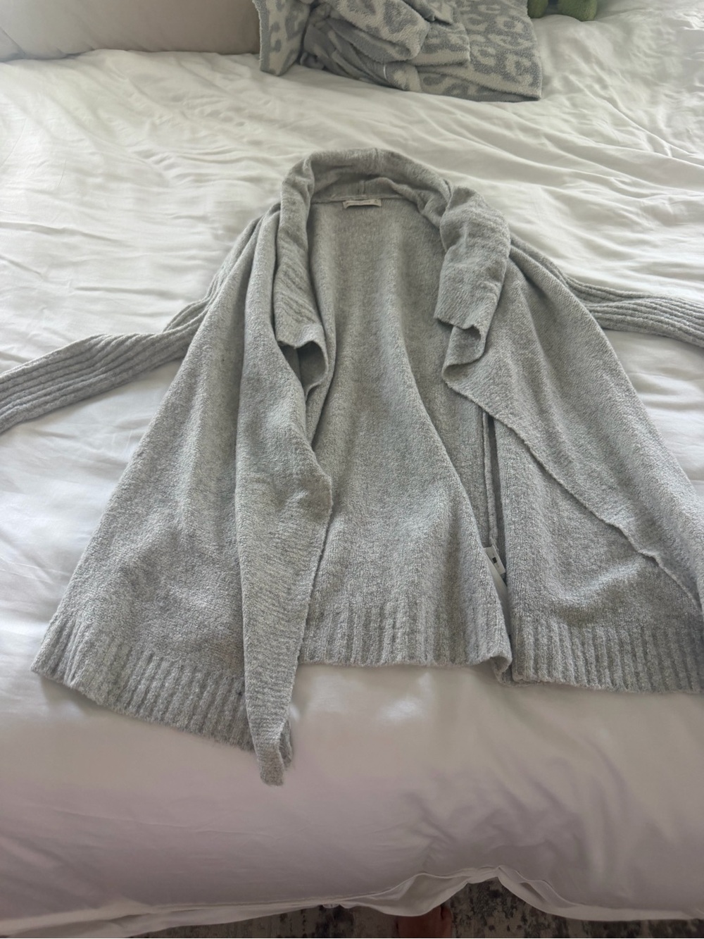 Abercrombie & Fitch Light Gray Open-Front Cardigan